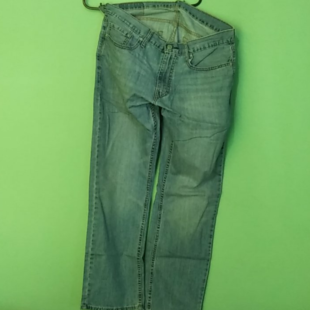 569 Levi's Jeans W33 L32